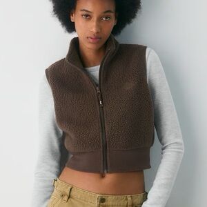Aritzia TNA Polartec Thermal Pro Mockneck Waist Vest